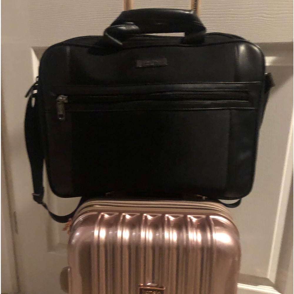 Reaction Kenneth Cole laptop messenger travel bag